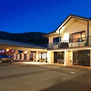 Broadway Picton